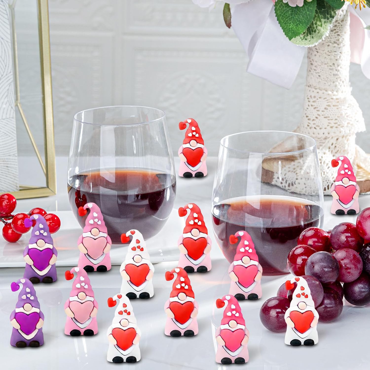 50Pcs Mini Valentines Gnomes Rubber Love Heart Table Decor
