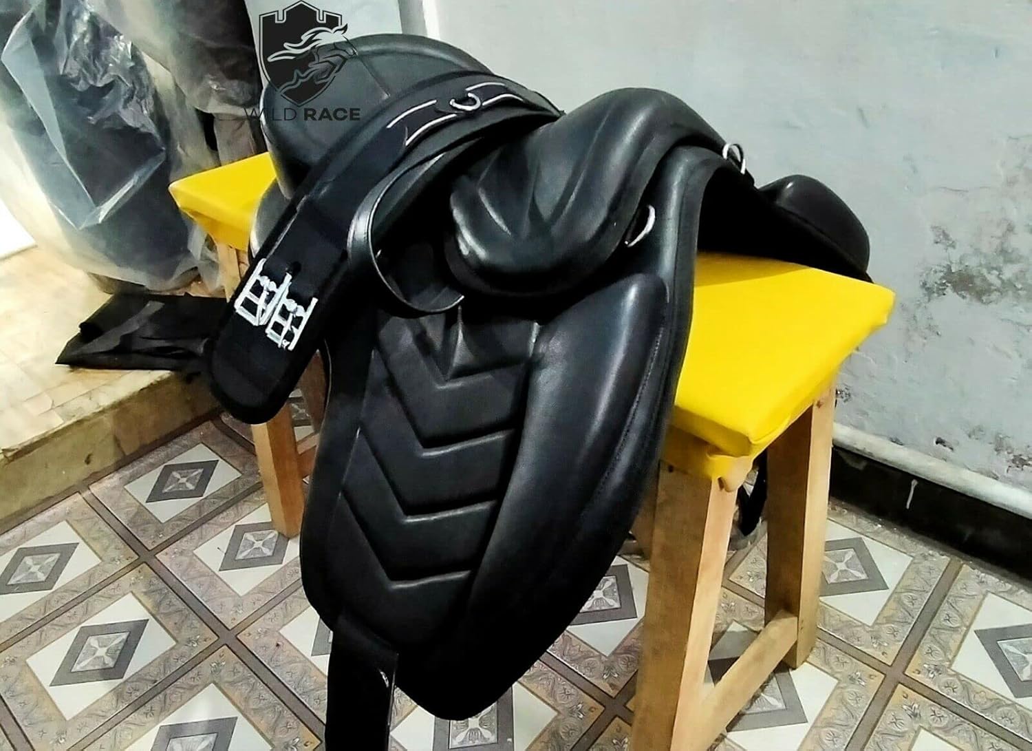 Black Leather Treeless Horse Saddle 18 Inch Soft Seat