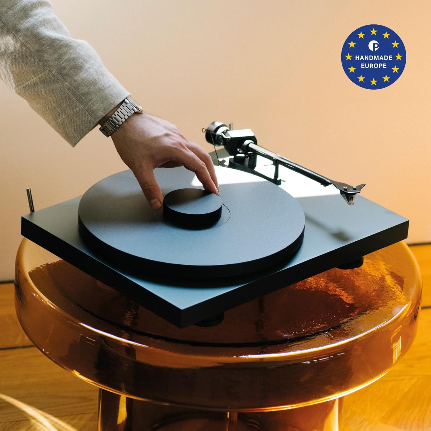 Next-Gen Audiophile Turntable with Carbon Fiber Tonearm & MM Cartridge