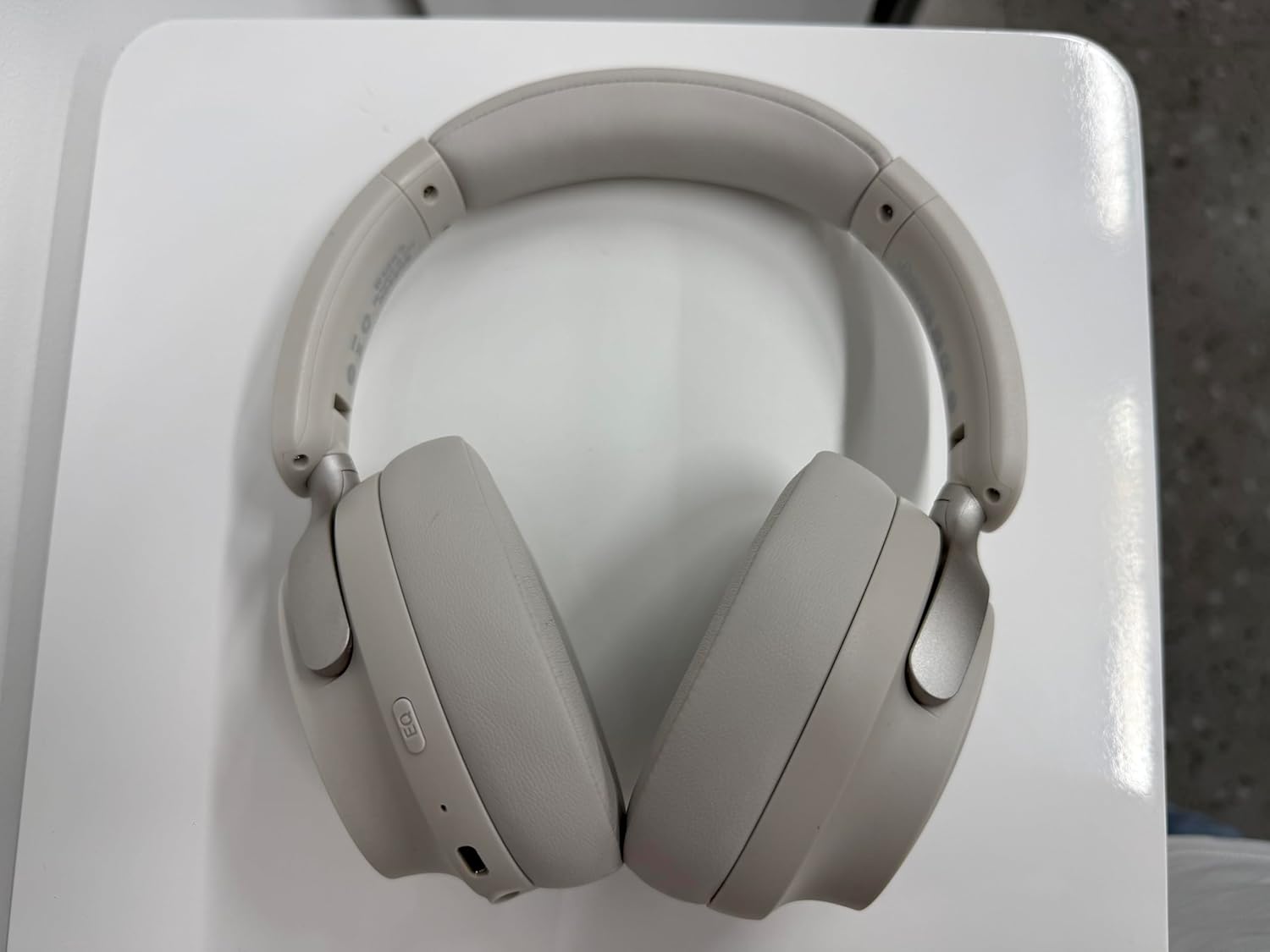 Bluetooth Over Ear Headphones Deep Bass 50H Playtime 6 EQ Foldable