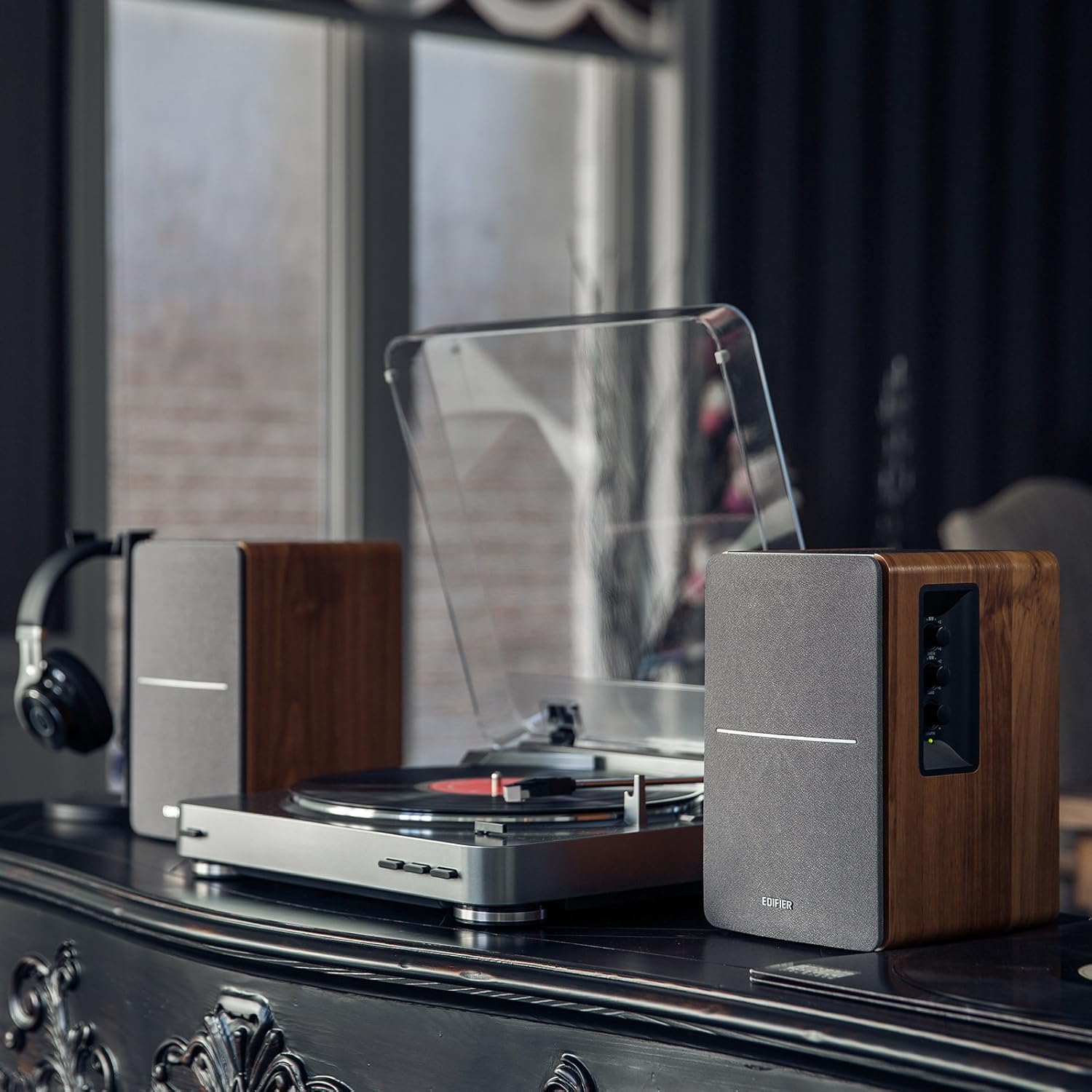 Powered Bookshelf Speakers 42W Stereo Studio Monitor Wood Cabinet