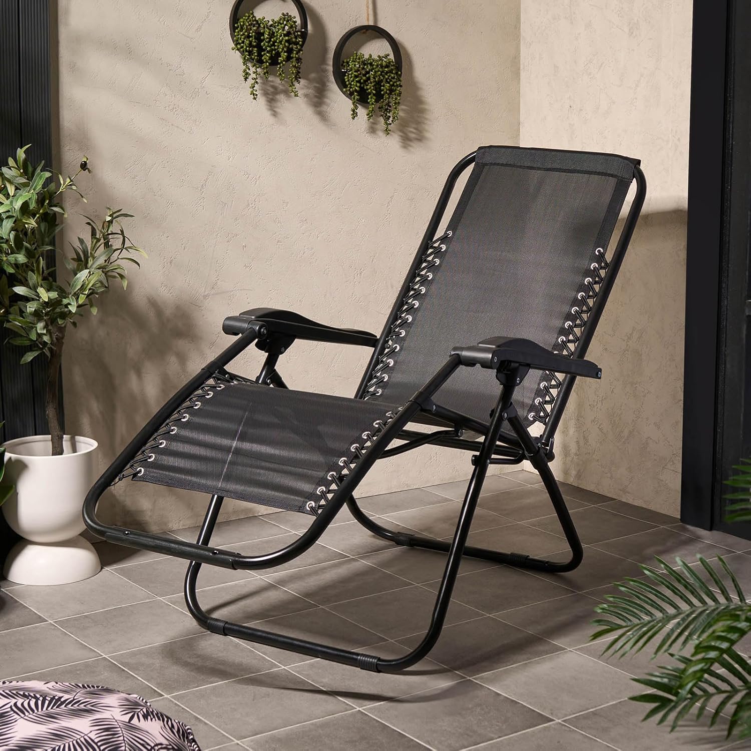 2 Zero Gravity Garden Recliner Chairs Folding Black