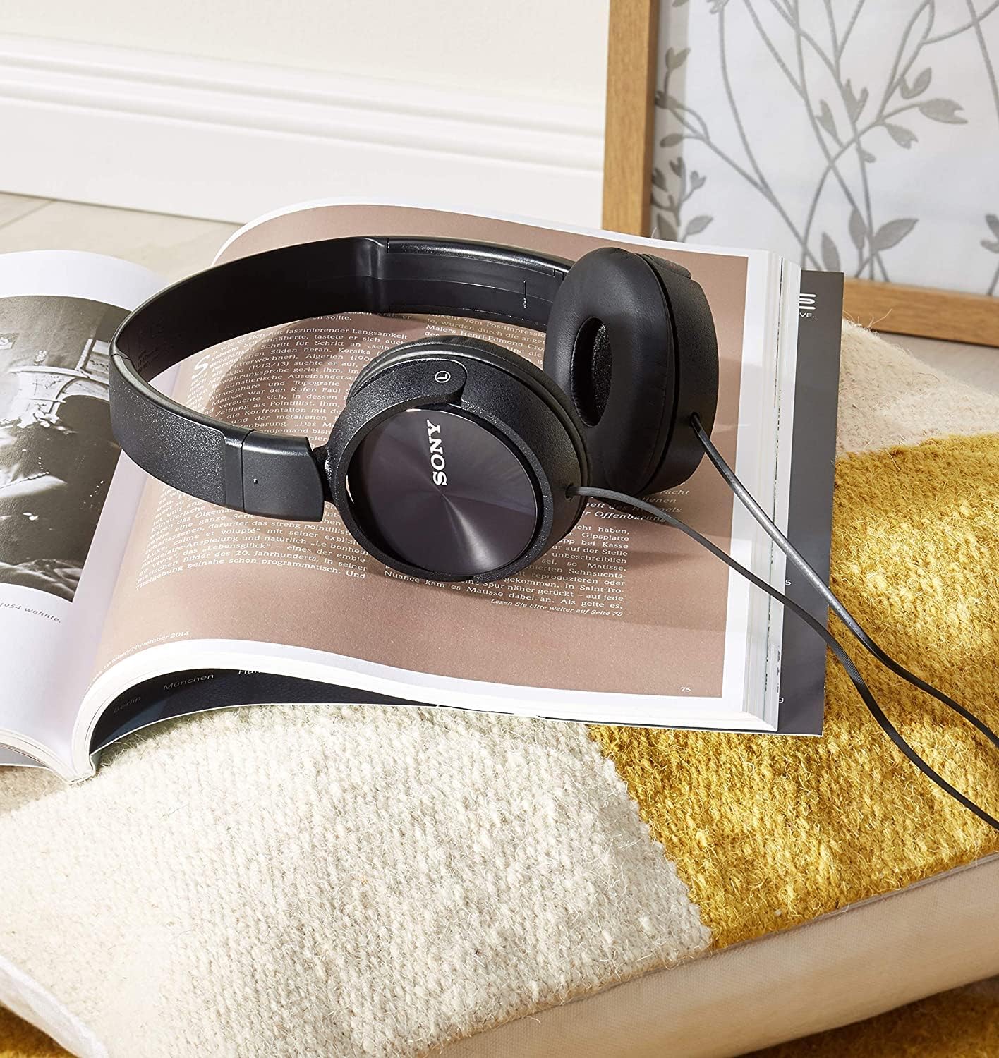 Wired On-Ear Headphones 3.5mm Stereo Foldable Lightweight Headset