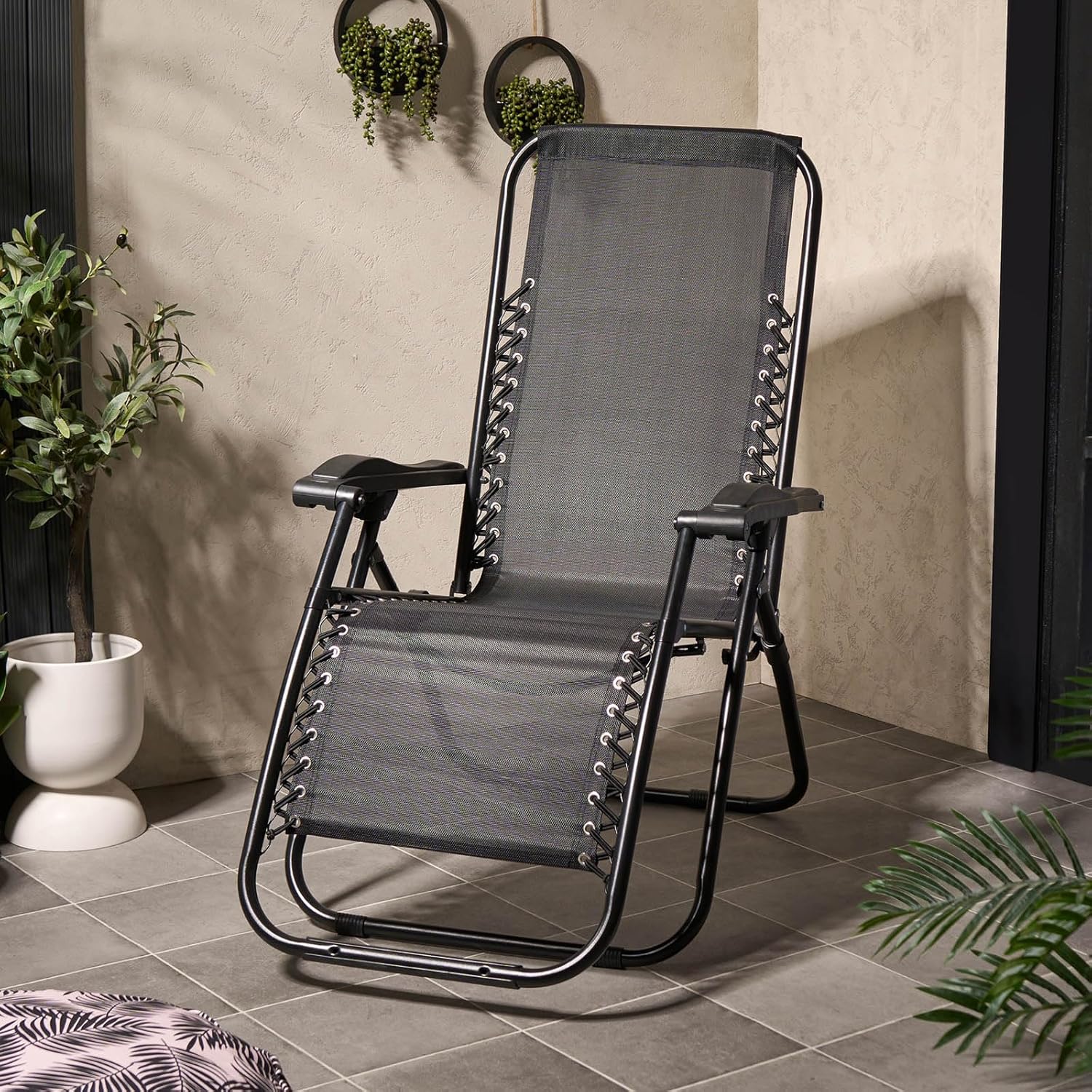 2 Zero Gravity Garden Recliner Chairs Folding Black