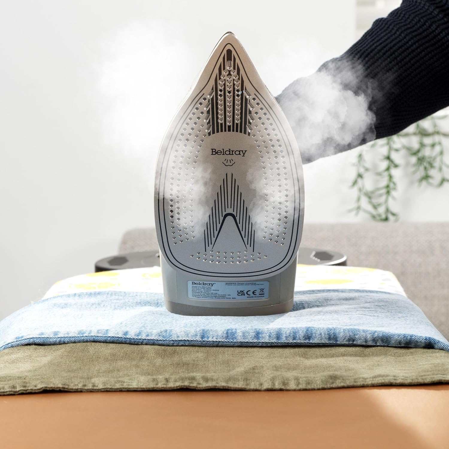 3200W Steam Iron Ceramic Soleplate 200g Steam Shot 320ml Tank