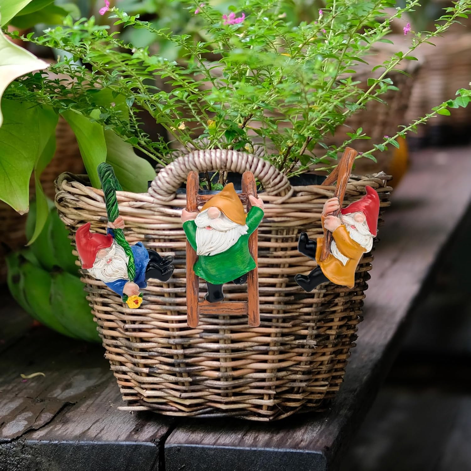 3Pcs Climbing Garden Gnomes Resin Tree Hugger Flower Pot Decor