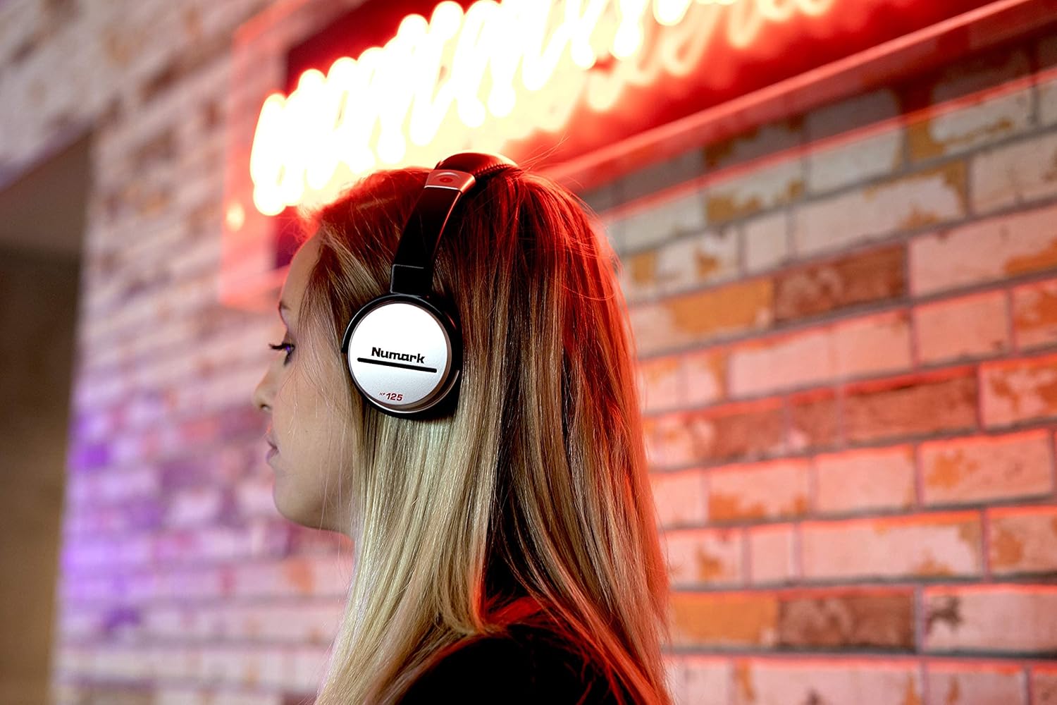 Wired DJ Monitor Headphones 40mm Drivers Closed Back 3.5mm