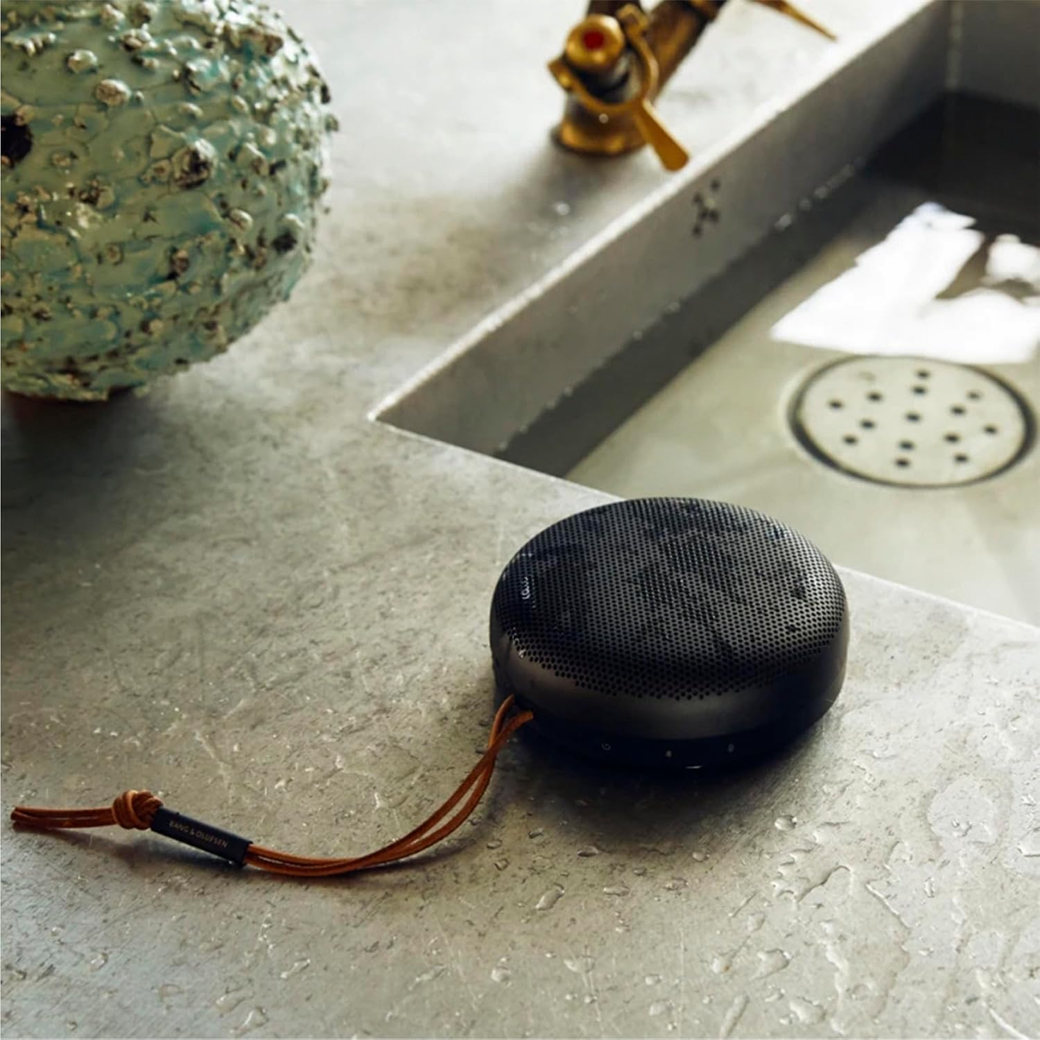 Luxury Portable Bluetooth Speaker Waterproof IP67 360° Sound 18H