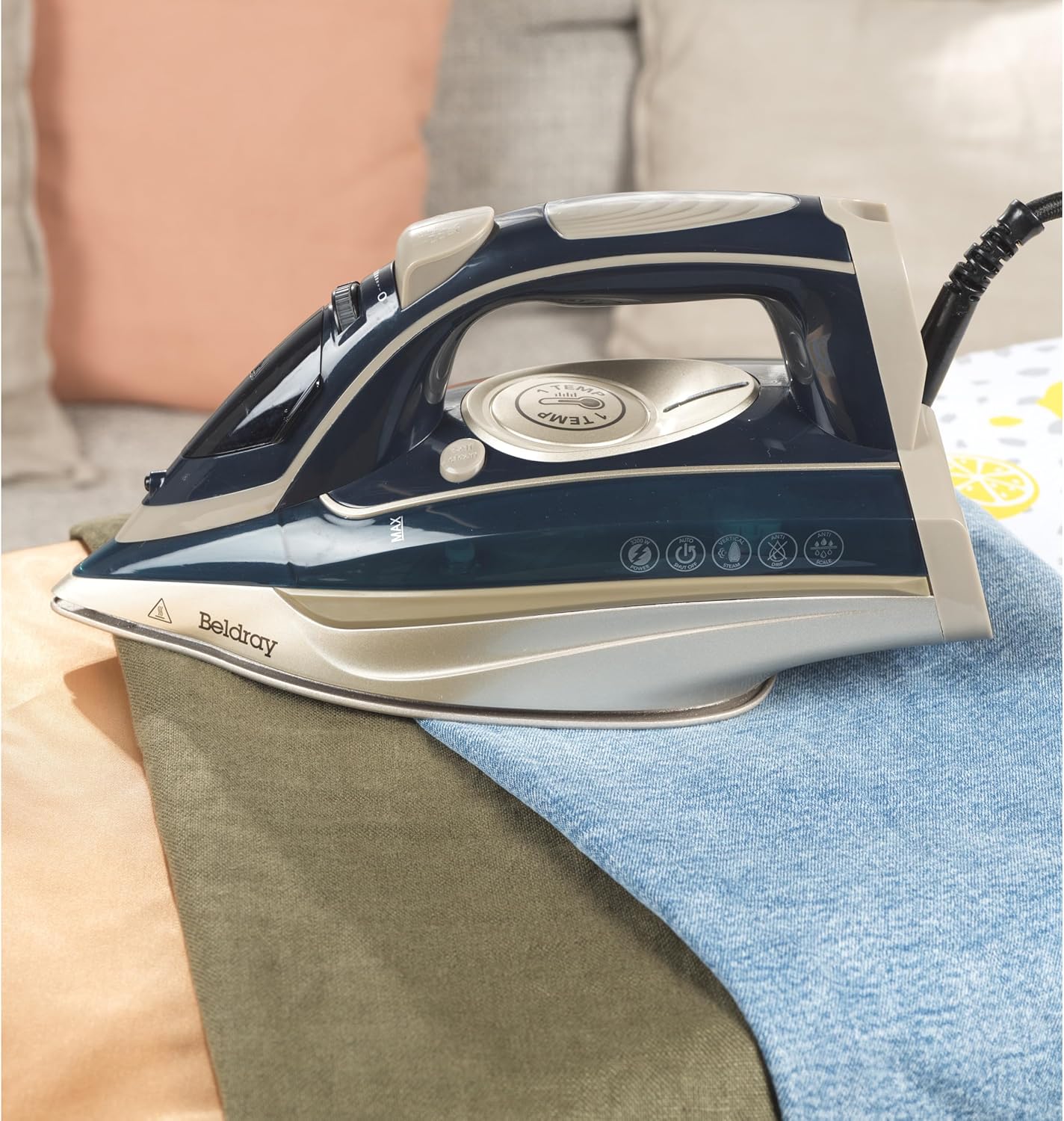 3200W Steam Iron Ceramic Soleplate 200g Steam Shot 320ml Tank