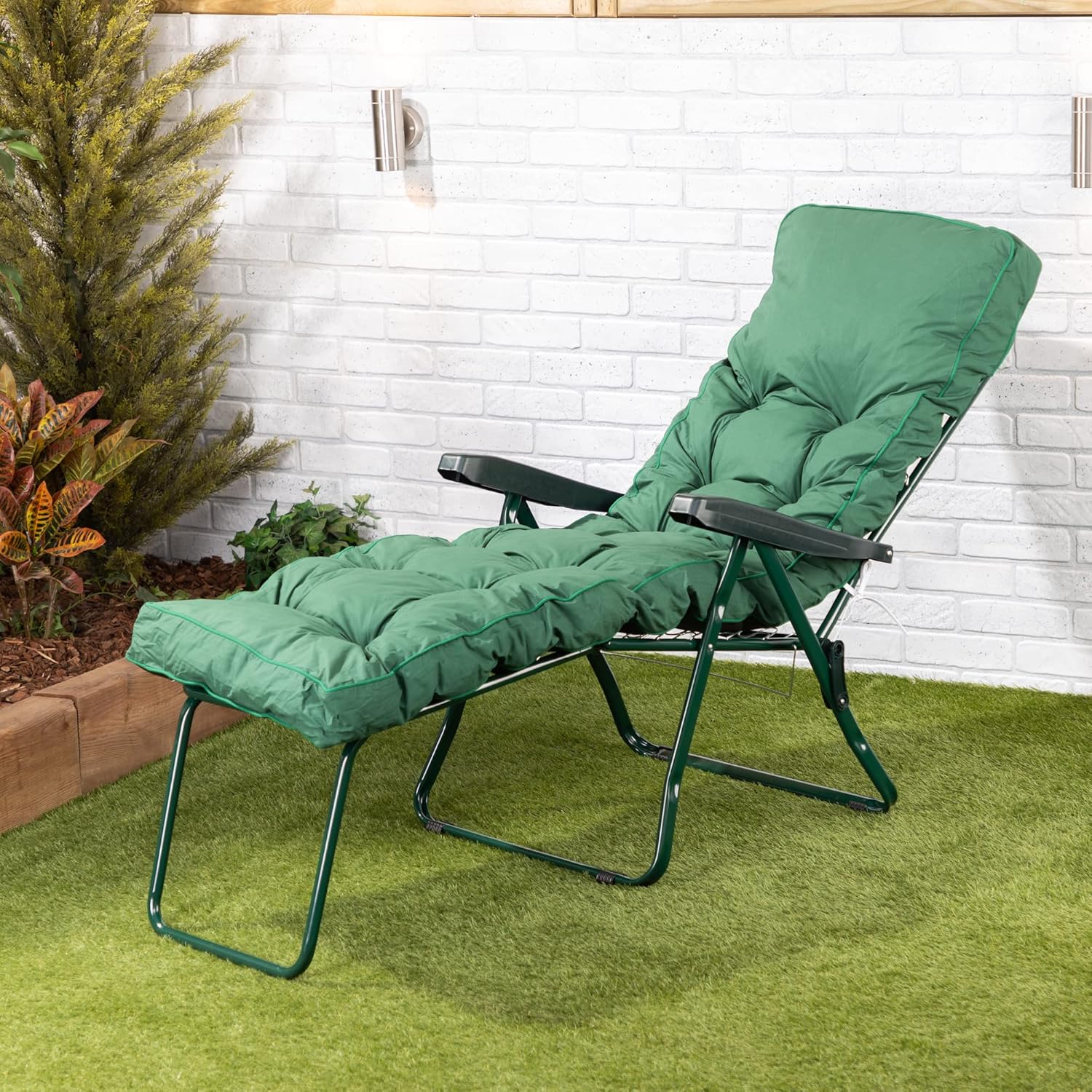 Folding Sun Lounger with Thick Cushion 5 Position Green