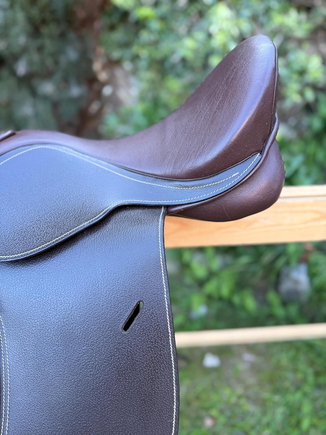 17 Inch Brown Full Grain Leather Jumping English Saddle