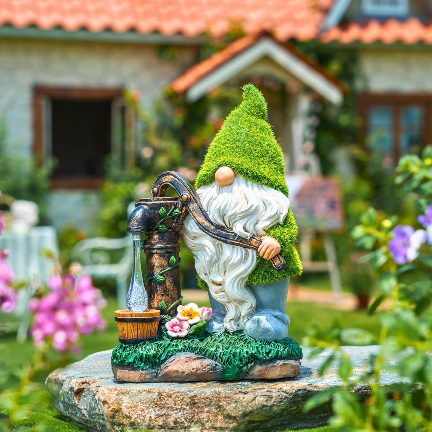 Solar Gnome Water Pump Statue Resin Garden Decor Outdoor 22.5cm