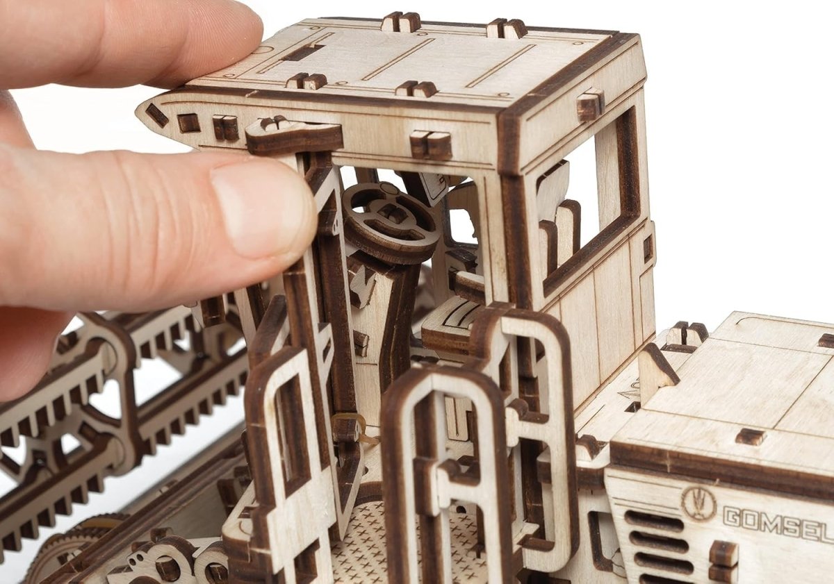 963pc Wooden Harvester Model Kit 3D Puzzle Mechanical Farm Build - Kwikley