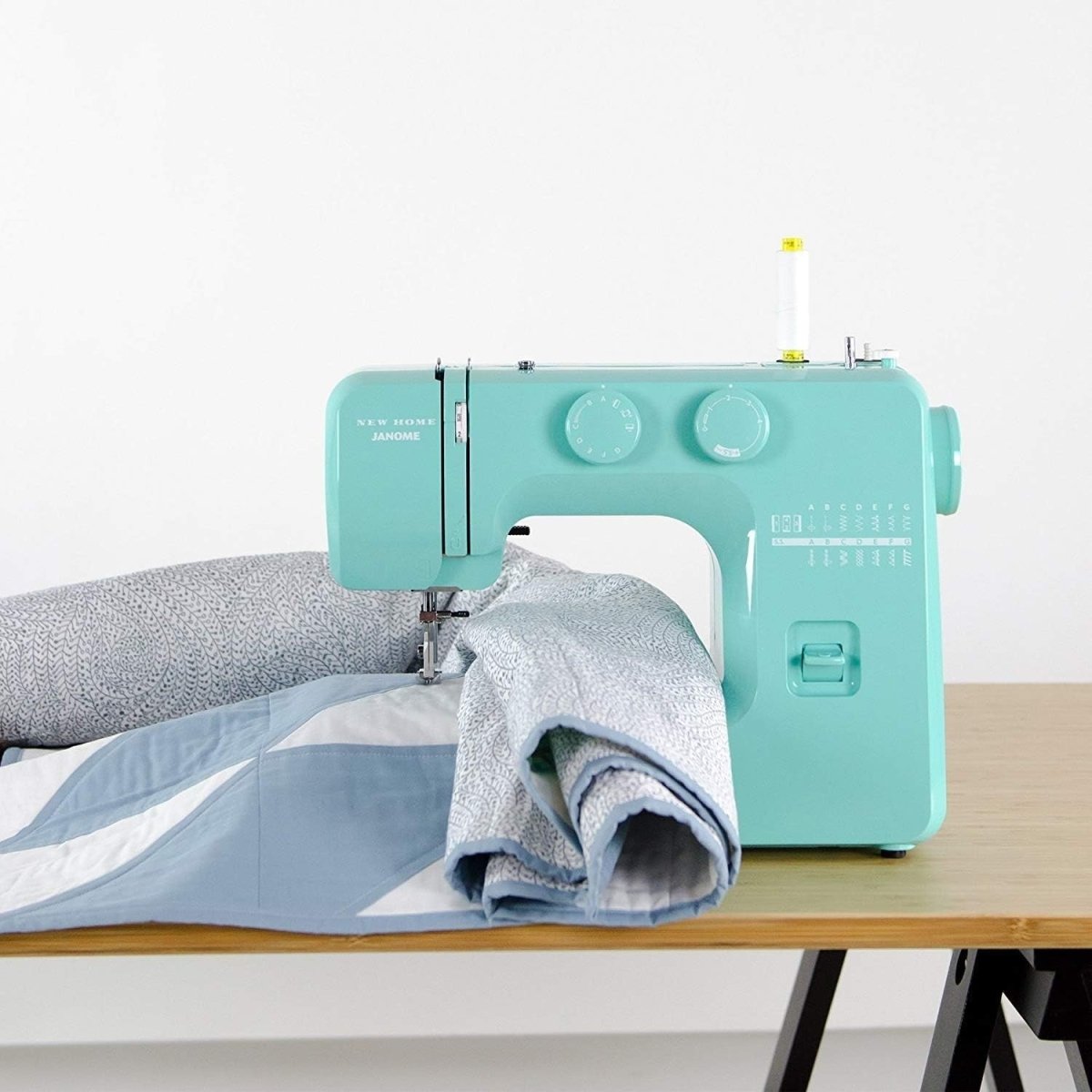 Beginner Sewing Machine 15 Stitches Metal Frame Free Arm Electric - Kwikley