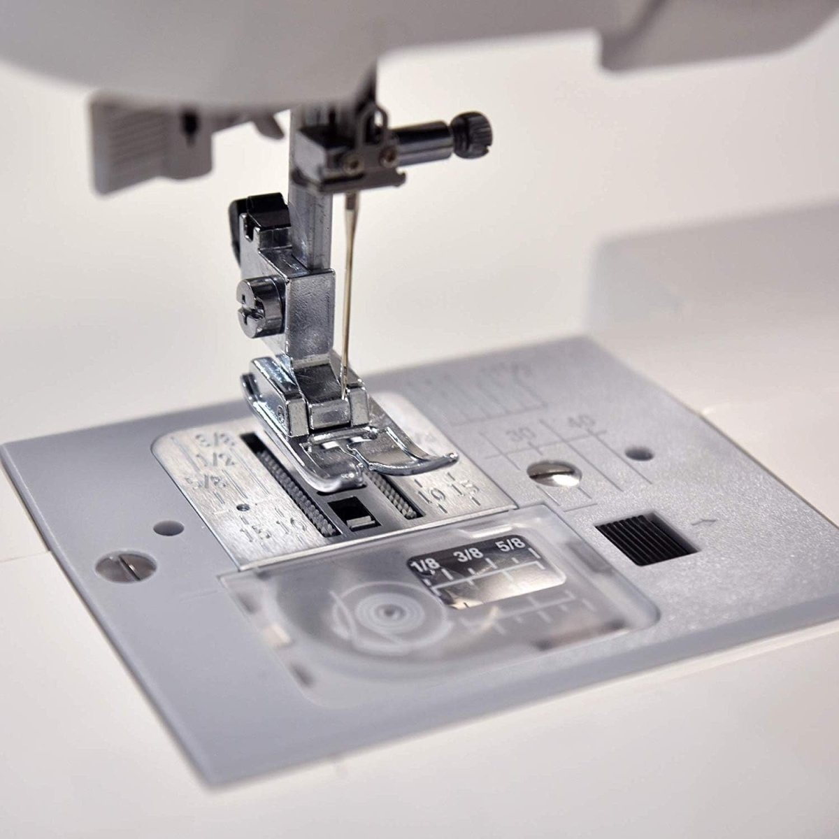 Computerised Sewing Machine 30 Stitches LCD Display Free Arm - Kwikley