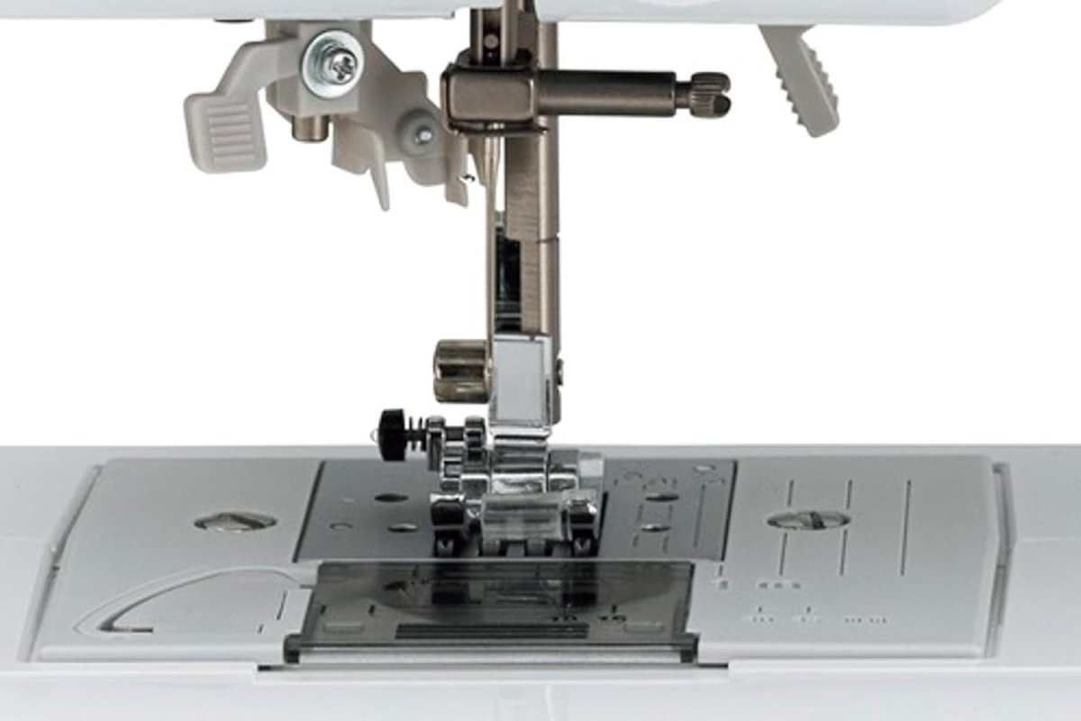 Computerised Sewing Machine 40 Stitches LCD Screen Auto Threader - Kwikley