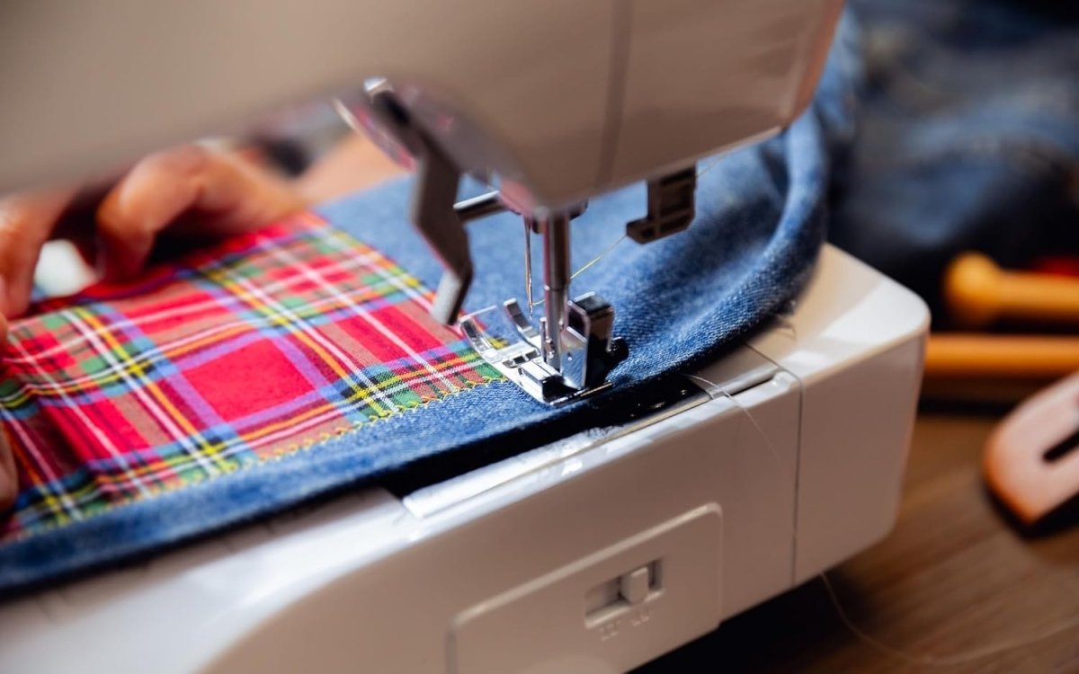 Computerised Sewing Machine 60 Stitch Auto Thread Cutter Hard Case - Kwikley