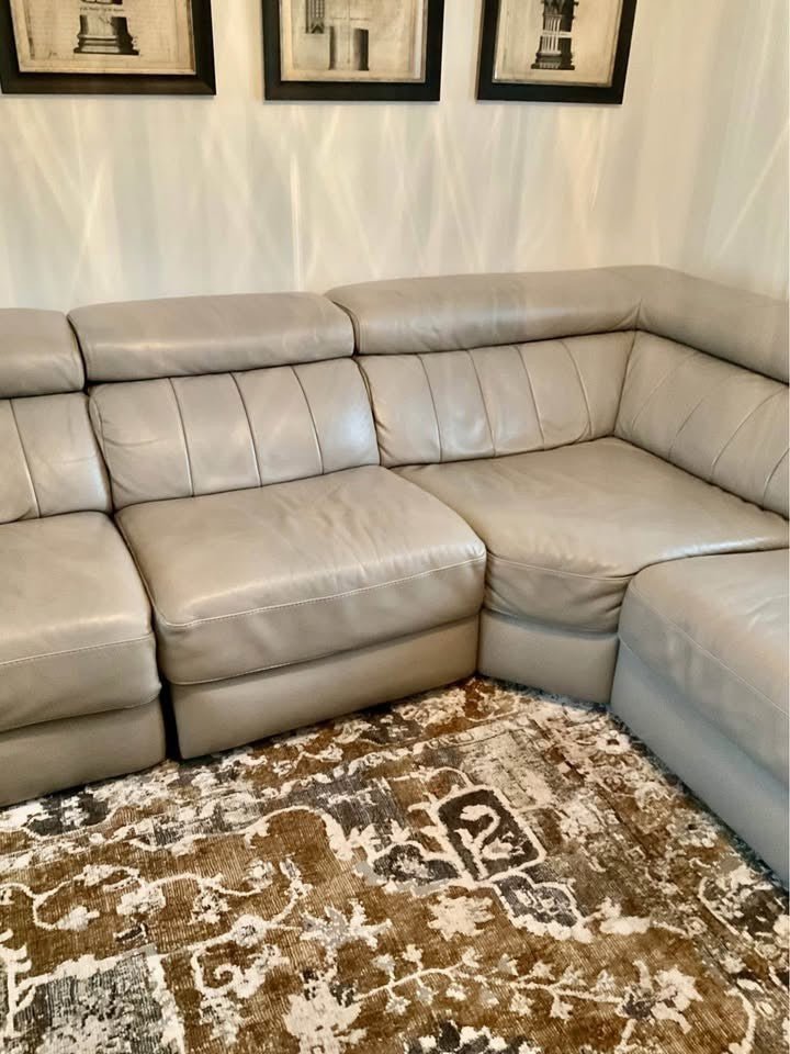 Dreamish Taupe Natuzzi Leather Corner Sofa (PTP) - Kwikley