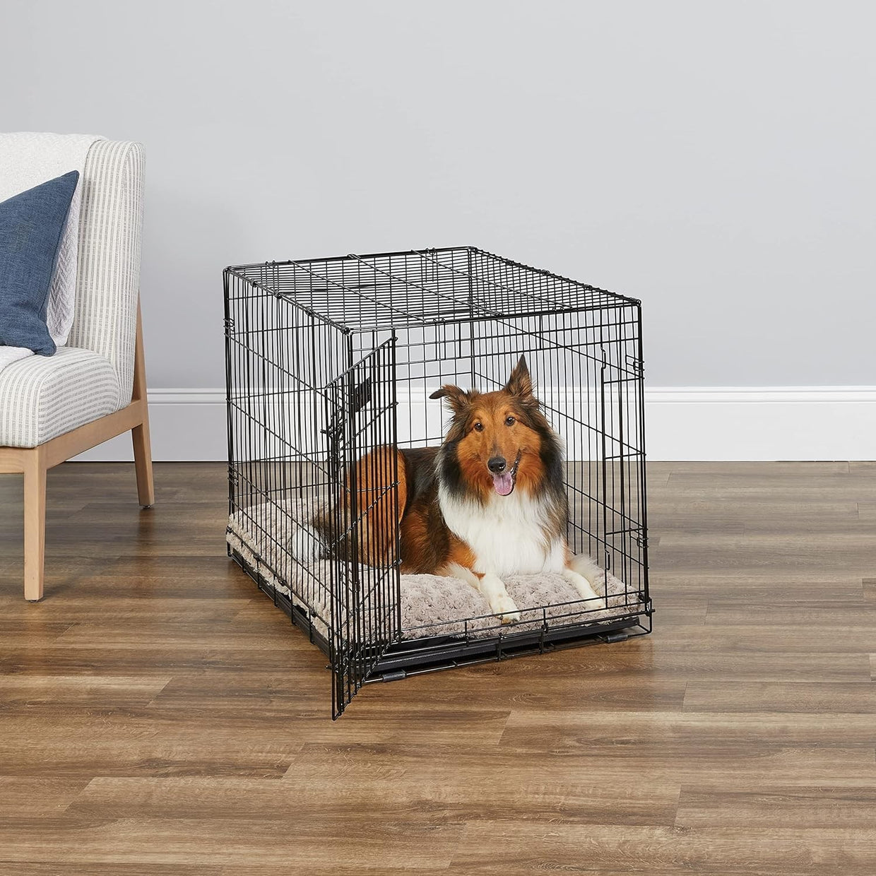 Durable Single Door Dog Crate 93cm with Divider, Leak - Proof Pan & Secure Lock - Kwikley