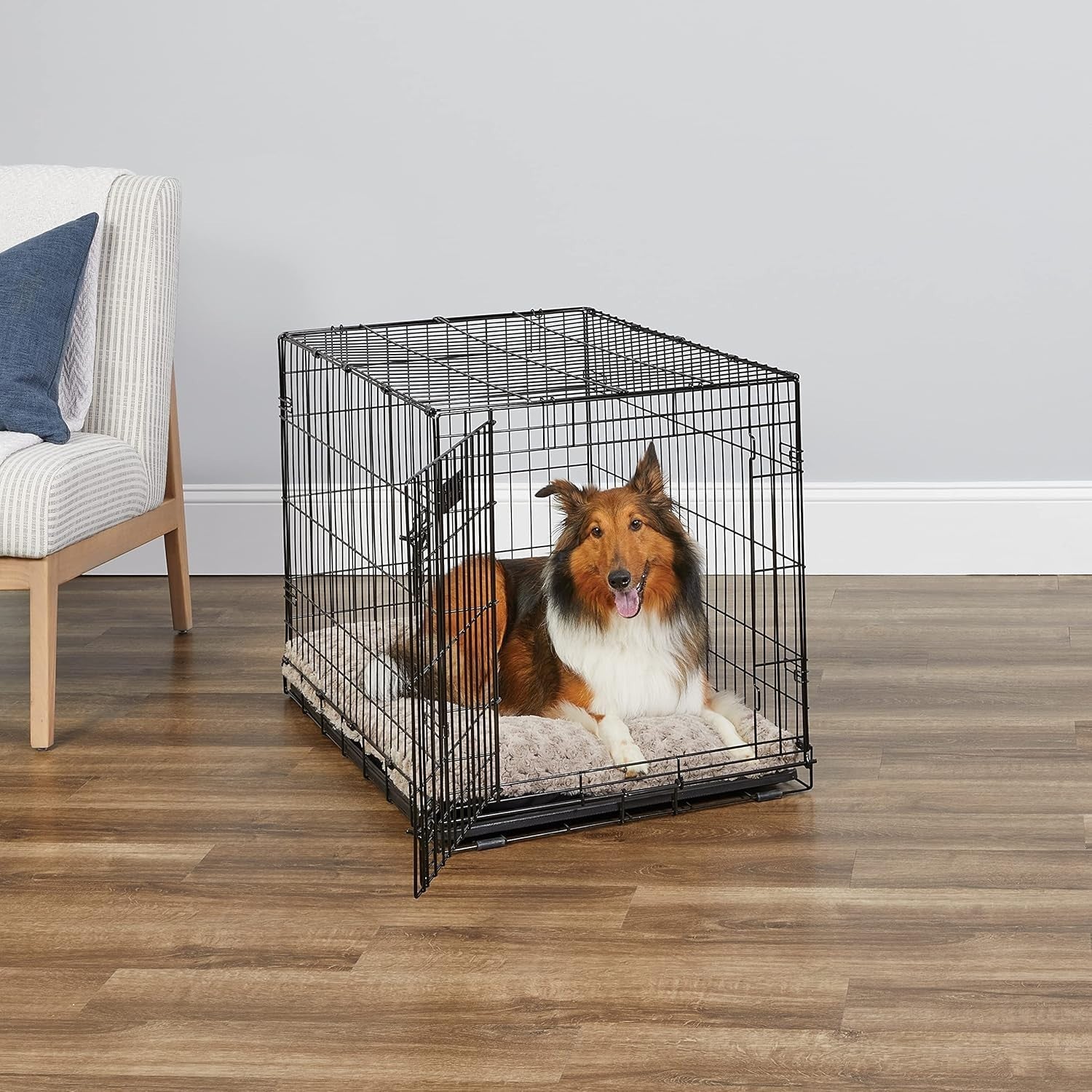 Durable Single Door Dog Crate 93cm with Divider, Leak - Proof Pan & Secure Lock - Kwikley