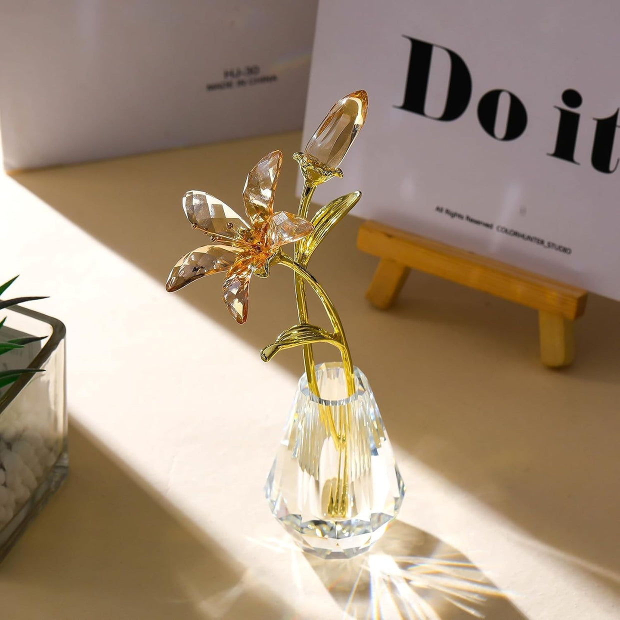 Golden Crystal Lily Flower Ornament • Luxury Glass Vase Figurine - Kwikley