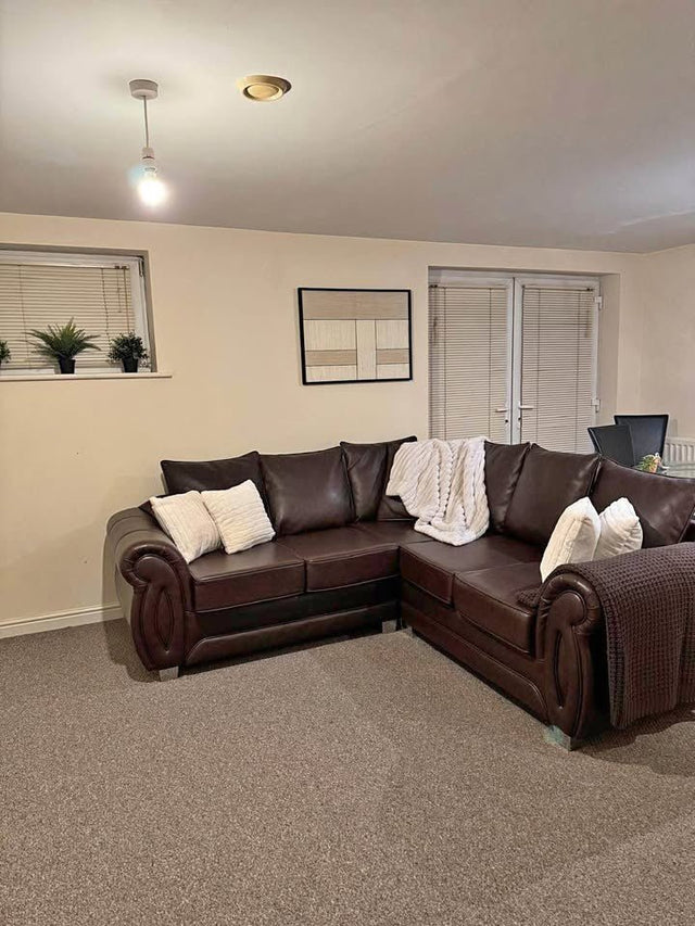 Gorgeous Brown Leather Corner Sofa (PTP)