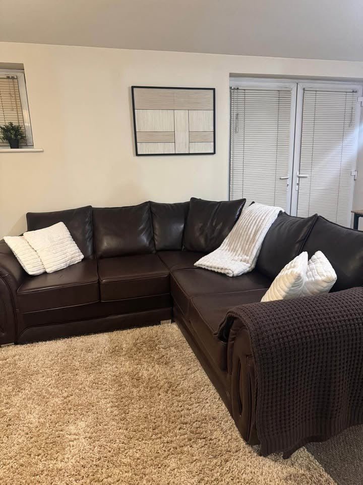 Gorgeous Brown Leather Corner Sofa (PTP) - Kwikley