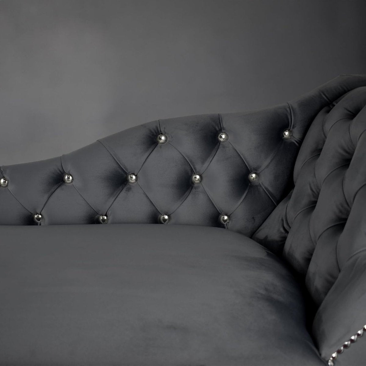 Grey Velvet Chaise Lounge Sofa | Right Hand Tufted Accent Chair 190kg - Kwikley