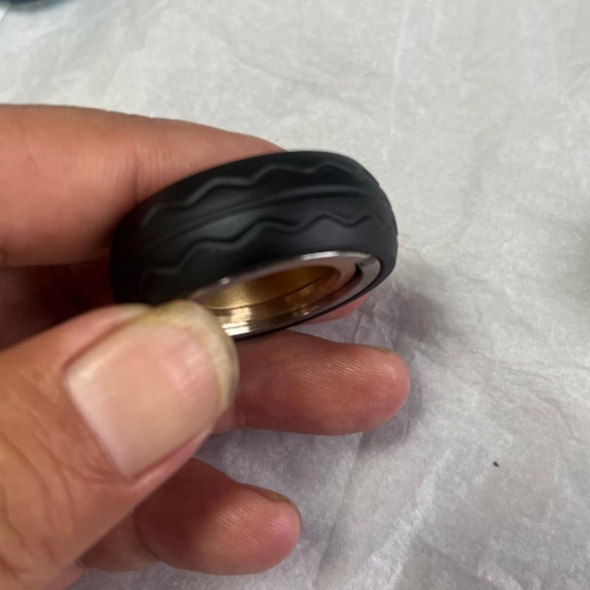 Heavy Metal Spinner Ring Tire Grip Finger Exercise Stress Relief EDC - Kwikley