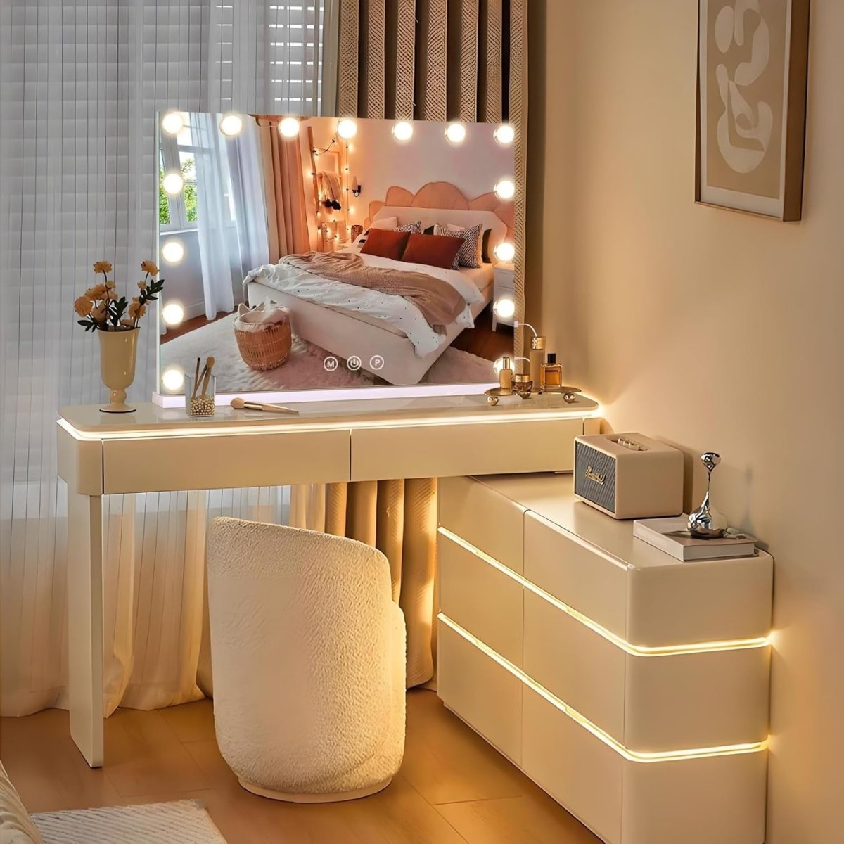 Hollywood Vanity Mirror with Lights, Touch Control, USB Ports, 48x58cm - Kwikley