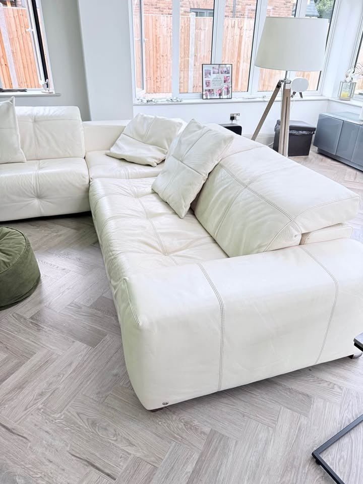 Ivory Natuzzi Large Cream Leather Corner Sofa (PTP) - Kwikley