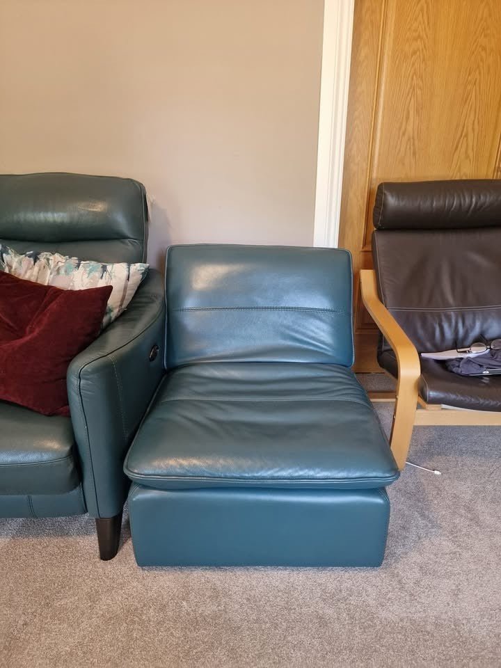 Large 8 Seater Blueish Green Leather Corner Sofa (PTP) - Kwikley