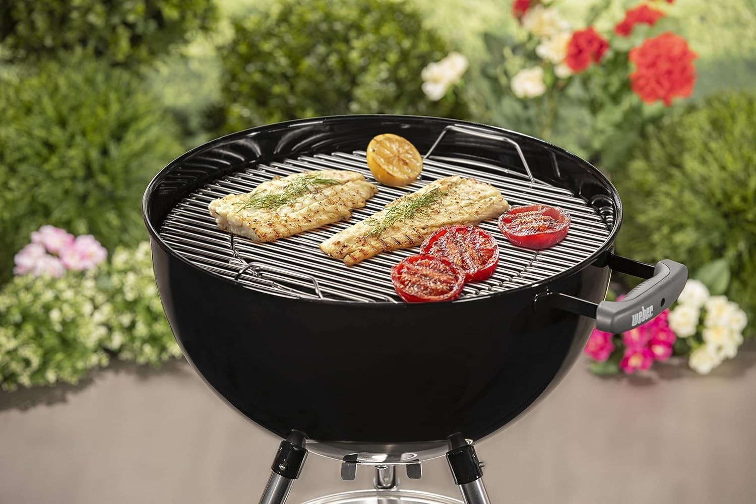 Large Charcoal Kettle BBQ Grill – Porcelain - Enamelled Lid & Bowl, Ash Tray - Kwikley
