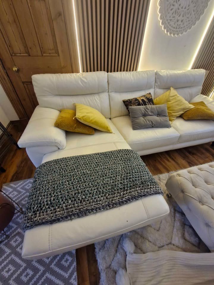 Lush Compact White Leather Corner Sofa (PTP) - Kwikley