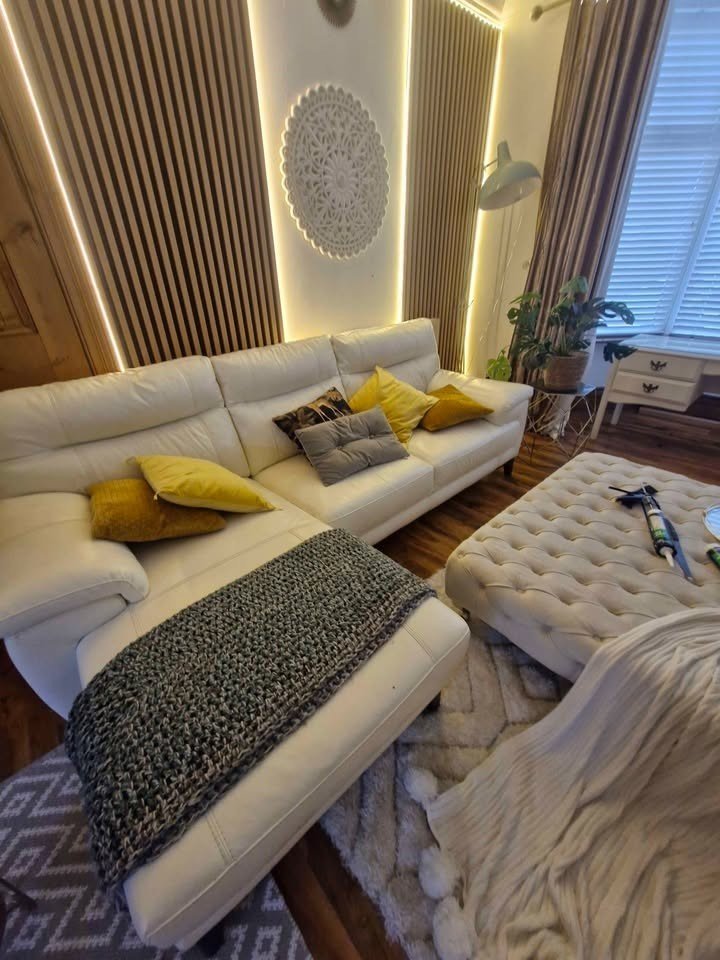 Lush Compact White Leather Corner Sofa (PTP) - Kwikley