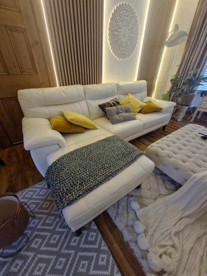 Lush Compact White Leather Corner Sofa (PTP) - Kwikley