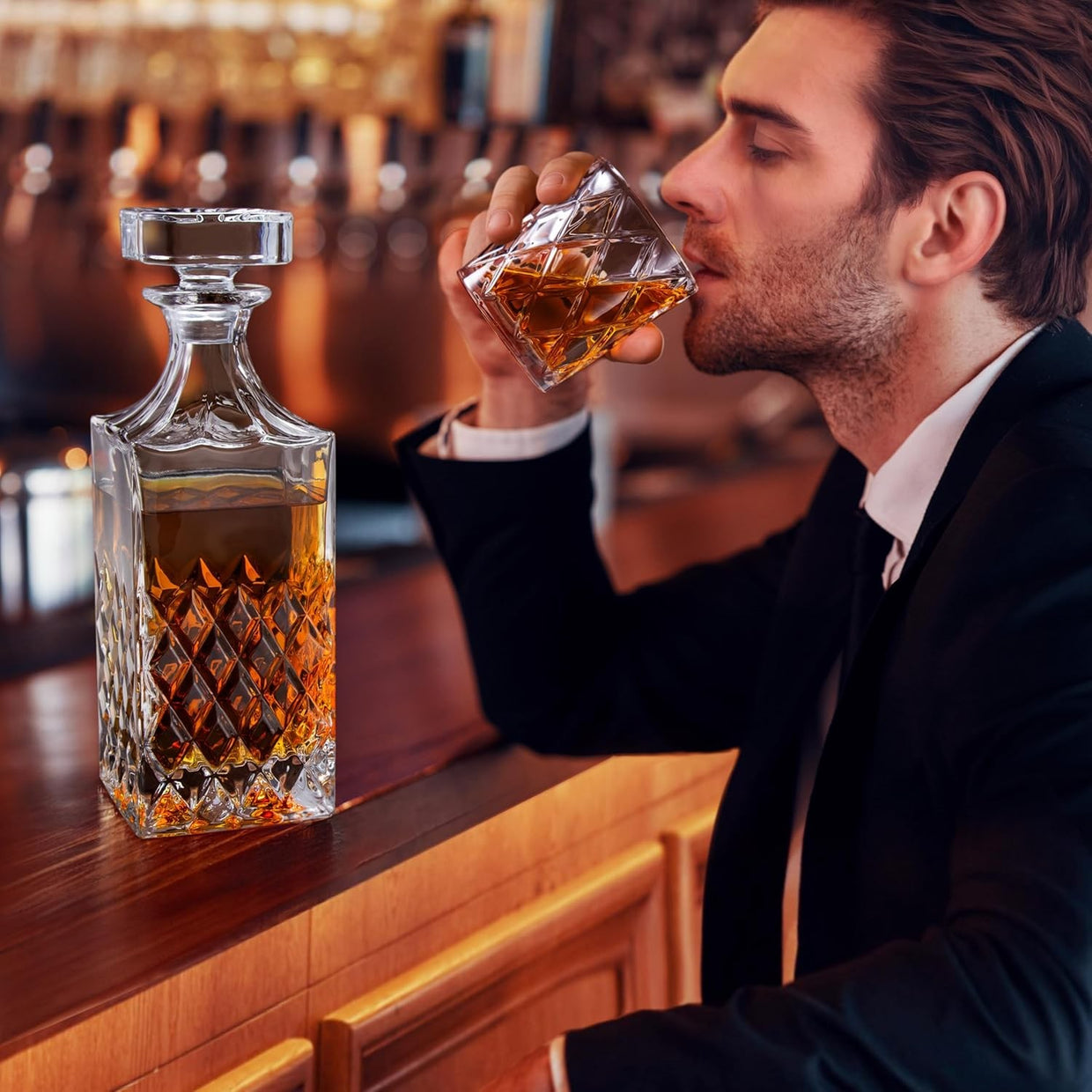 Luxury Whiskey Decanter Set 849ml with 4 Crystal Glasses & Gift Box Barware - Kwikley