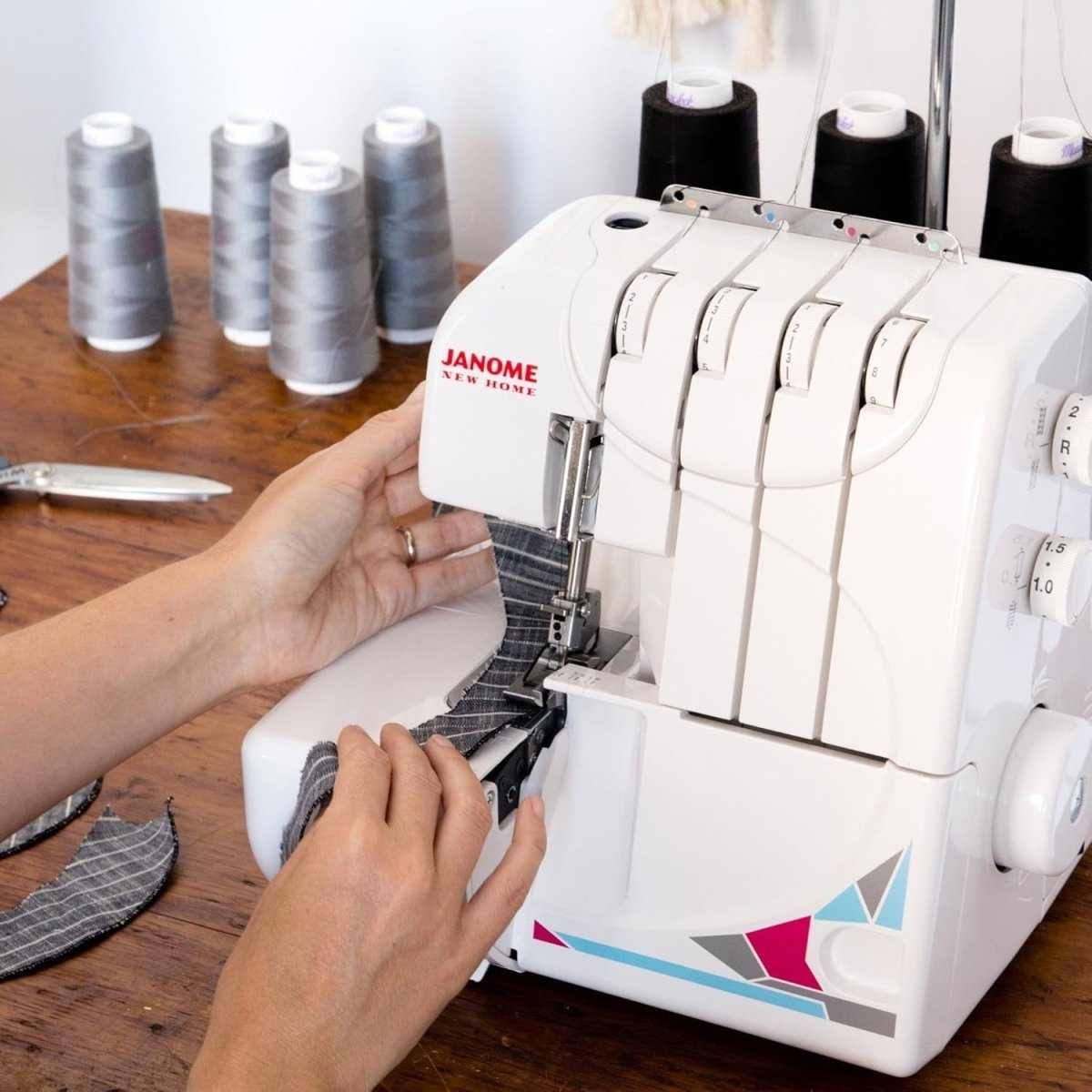 Overlock Serger Sewing Machine 3 4 Thread Differential Feed White - Kwikley