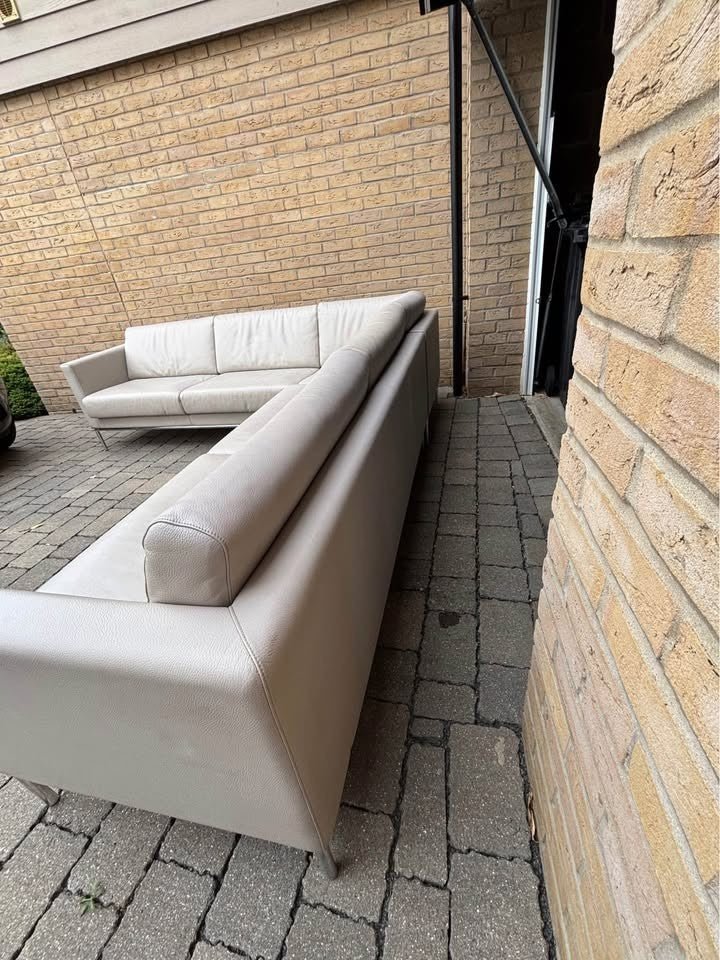Putty Grey Long Leather Corner Sofa (PTP) - Kwikley
