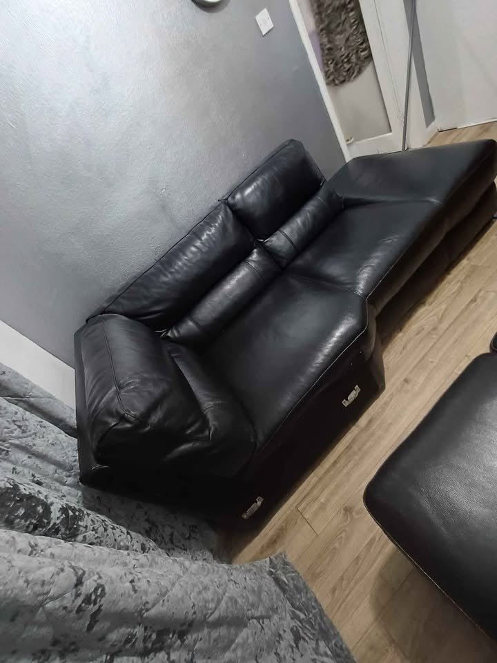 Splendid Luxe Black Leather Corner Sofa L - Shape Sofa (PTP) - Kwikley