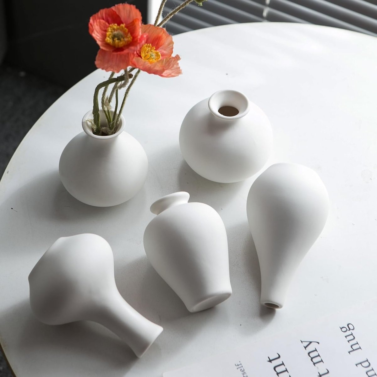 White Ceramic Bud Vase Set of 5 Mini Decorative Vases Modern Home Decor - Kwikley
